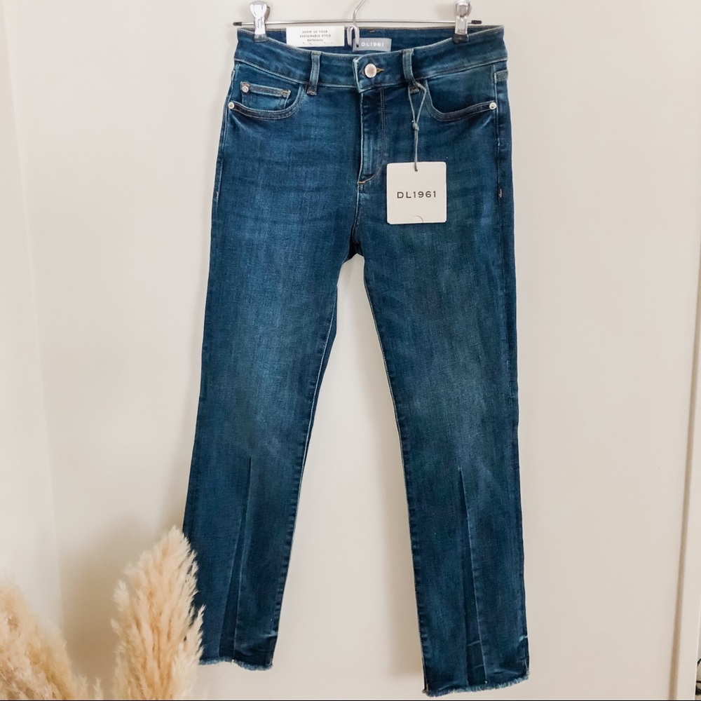 DL1961 Mara Ankle Jean with Frayed Bottom